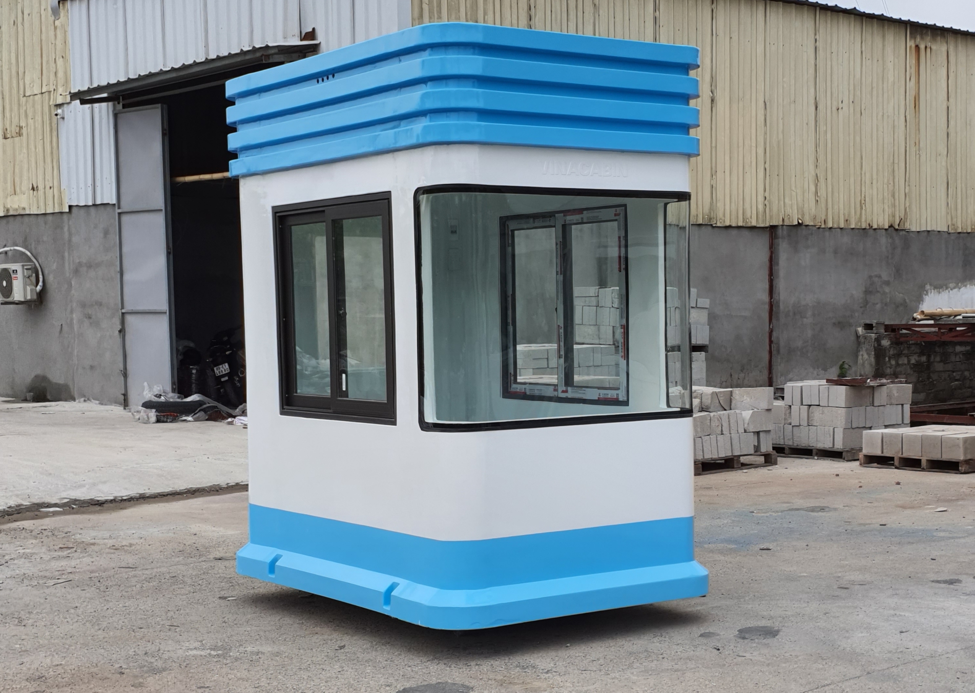 100% các sản phẩm của Vinacabin đều sử dụng sàn composite đúc nguyên khối liền tường